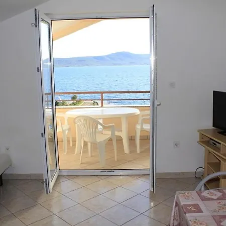 Lucija Apartment *