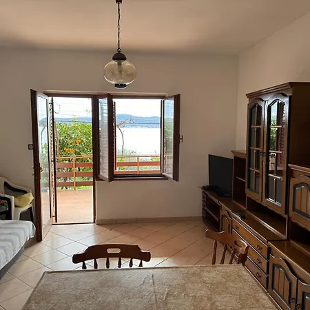Apartman Lucija *