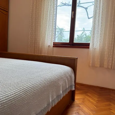 Apartman Lucija *